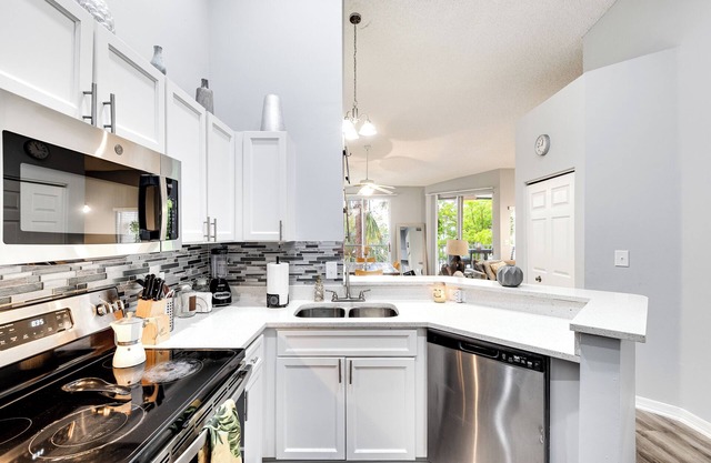 2Bedroom 2Bath Water View Apartment