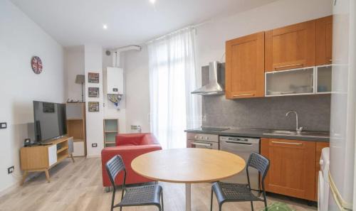 2BEDROOMS - 2STANZE - 4BEDS Minimum 3 days -TheTechFlat- Red Metro Milano Sesto Marelli San Babila Duomo Fiera - No City tax required - dishwasher