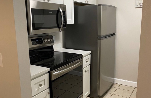 2BR, 1 Bath Apartment in Historic St Andrews Pet Friendly