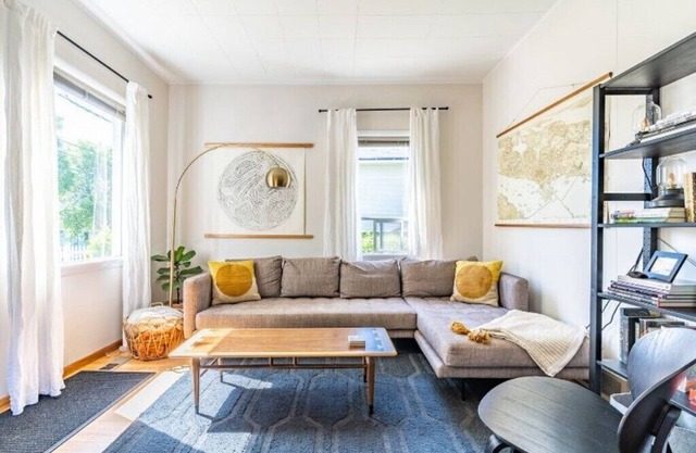 2BR/1BA Gorgeous Home and Private Gardens - First Hill/ Central District