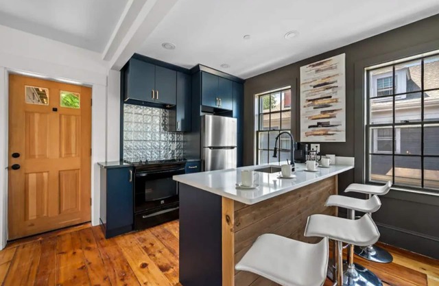 2BR/2.5Bath|KING Suite|Balcony|Reserved Parking!