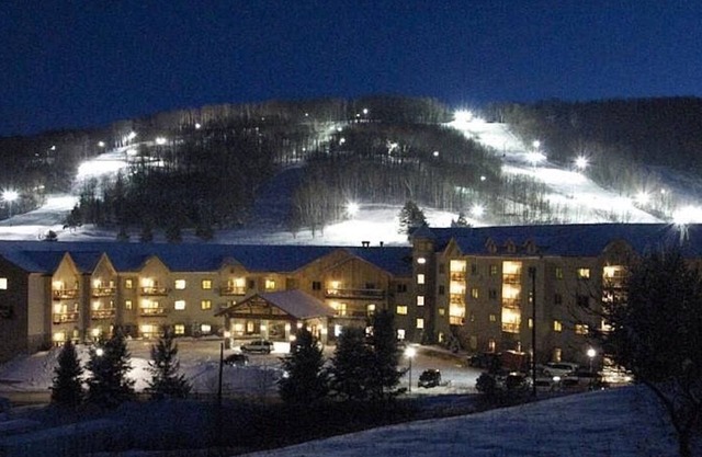 2BR 2 FB Tamarack Club Resort at Holiday Valley Condo Ski In/Out Sleeps 8