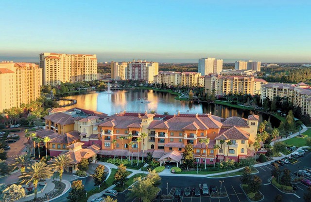 2BR &2BA deluxe in Disney gates, Parks Shuttle, 5 Pools/Lazy River, Full kitchen