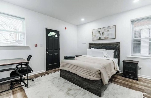 2BR/2BA Getaway – Near CHOP