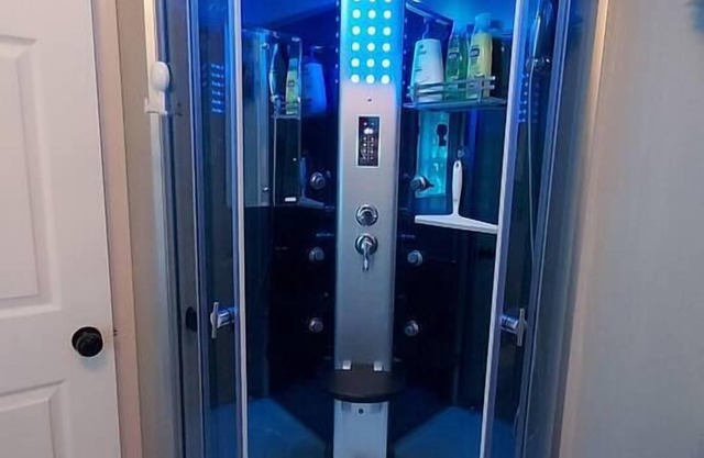 2BR/2BA- Near Spartan Race & Bridge Day- Steam Sauna & Jetted Tub