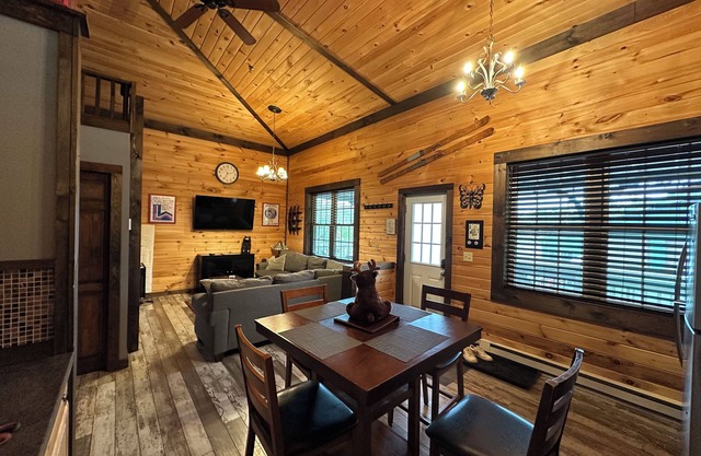 2br ADK Style Condo #9 - Walk to Main St and Mirror Lake