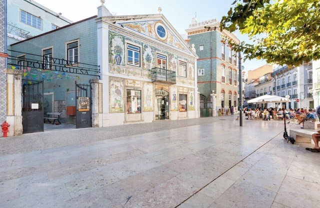 Sunny Intendente for foodies, 2 BD with parking