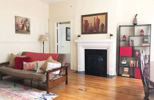 2BR Apt w/kitchen. Discounts. Large, Sleeps 6-8