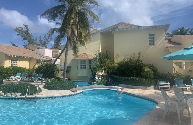 Sunrise Beach Club & Villas - 2 BR auf Paradise Island Beach