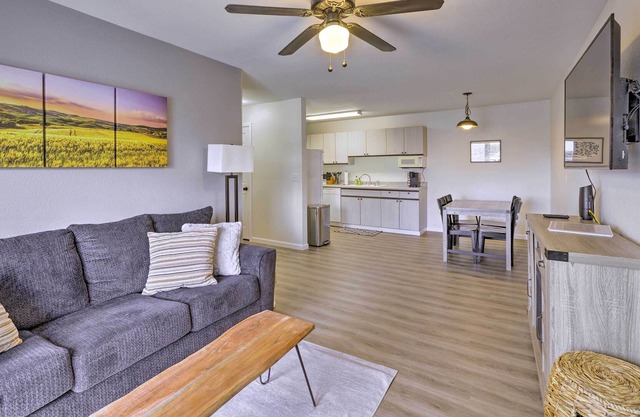 2BR Condo 1 mile from WSU on Bus Line