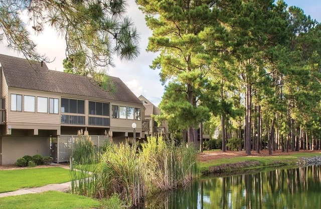 2br Deluxe Condo Family Fun Right on the River!