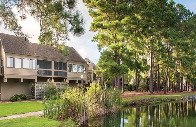 2br Deluxe Condo Family Fun Right on the River!