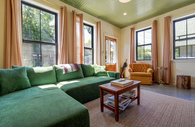 2BR Downtown Bar Harbor Modern Home! [Feldspar]