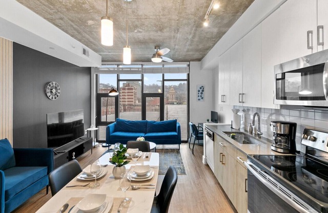 2BR | Fully Furnished | Minutes from Everything