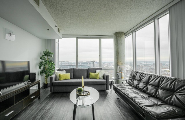 2BR Furnished Apartment in Baltimore Downtown by RedAwning