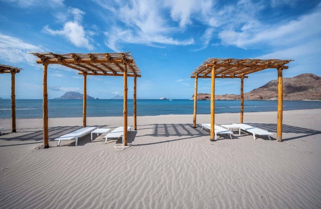 Extraordinary Beachfront Danzante Bay, Loreto
