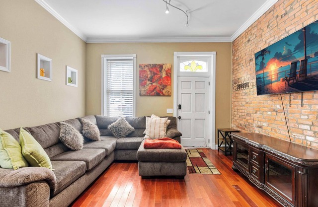 2Br Kings Palace Summ