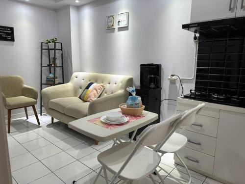 2BR KRL access with Netflix, Kalibata City