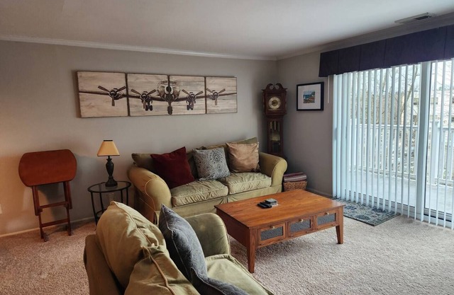Incredible 2BR, 1BA condo with ample space, walk-in closet, and large closets