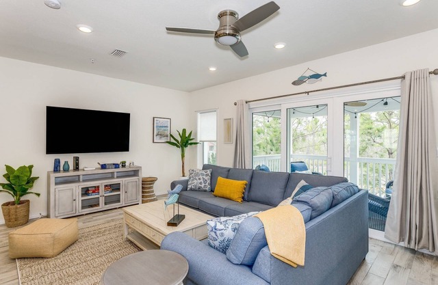 2BR Lost Key Townhouse| Pet Friendly | Pools | Private Beach Club | Golf | Tennis | Fitness Center