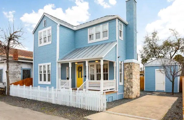 2BR Near Tower of Americas w/ Hot Tub + Fire Pit