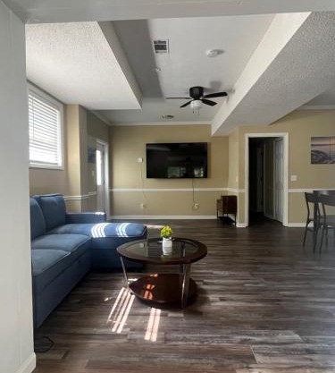 2BR private Duplex, quiet, central,remodeled