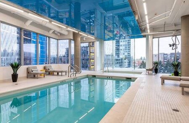 Sophari Bellevue 2BR Modern | Pool | Gym