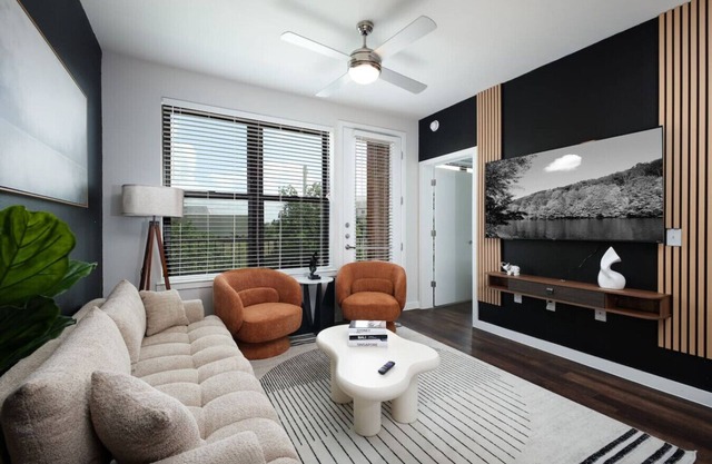 2BR Urban Escape-w/ Prkng, Near Rvrwalk & Conv Ctr