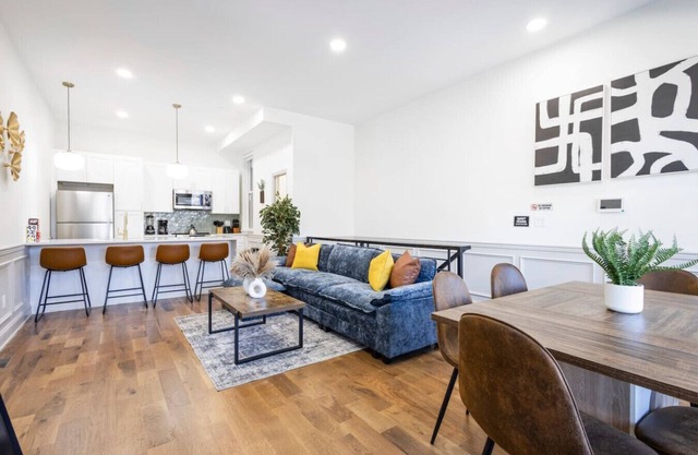 2BR w/Balcony| Fairmount Park | 10 mins to DT