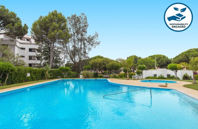 2BR w/Terrace & Pool – Peaceful Vilamoura