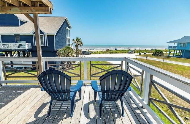 2nd Row Gulf Views, Elevated Sunning Deck, Updated Interior, Easy Beach Access