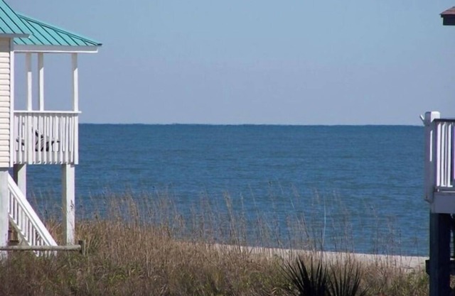 2nd row Ocean Views 4br 3ba Sleeps 12, '25 Pool Amenity Card, linens included