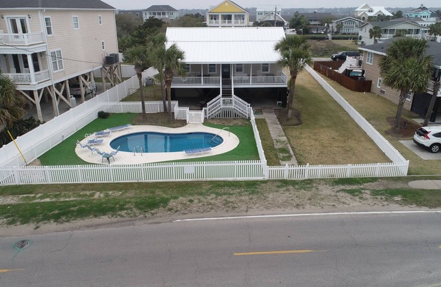 2. Reihe - Privater Pool - Putting Green, direkter Zugang zum Strand vor der Haustür!