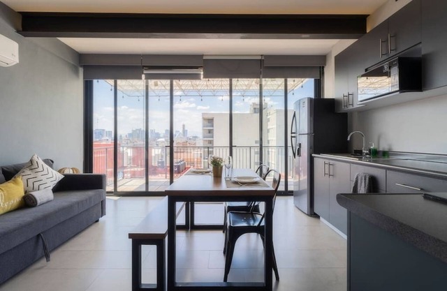 2Ph Large 2Brm 3 bath AC private terrace apt