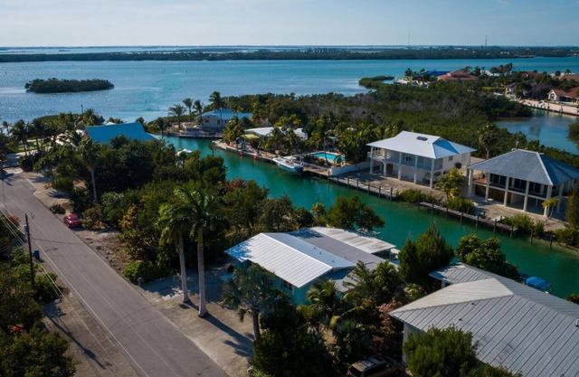 3/2 Cudjoe Key Waterfront einstöckiges Haus mit Bootslift
