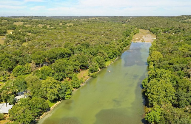 3/2 Gameroom, Hot tub & River Access!
