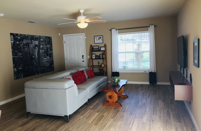 * 3/2 * GorgeousNEWLakeHome2AceLoc * 7mi * LEGOLAND * 1724