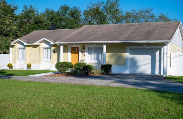 3/2 Sunny Deltona Retreatn