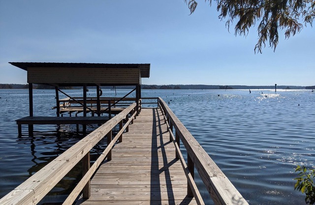 3/3 Lake Seminole w/ Covered Boat Slip! * WATERFRONT*