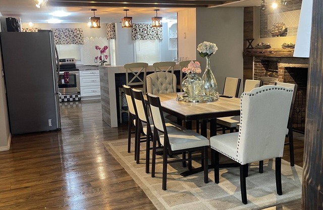 3.3miles to Mohegan Sun, Barn style house. Newly renovated