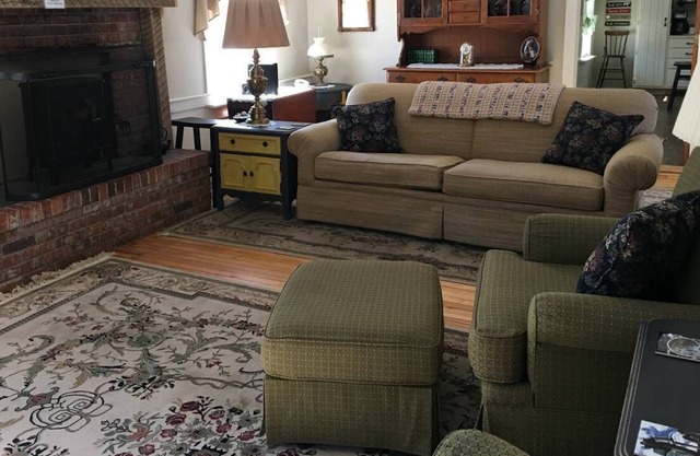 3.5 Acres, Pond, 1000 Mbps WIFI, House Generator