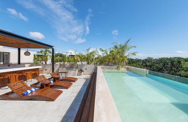 3 Bd Panoramic Penthouse