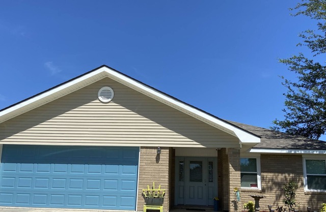 3bdrm 2 bath waterfront home with dock. 30 min from Nola 30 day rental avail