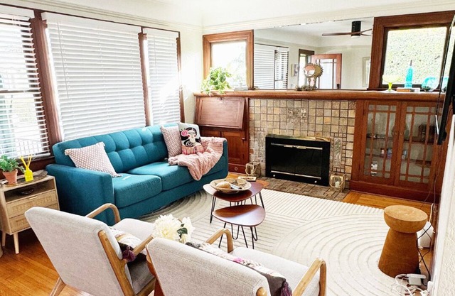 3 Bdrm Craftsman Bungalow, Private Fenced Yard, Parking, 7 mins to Balboa/Zoo