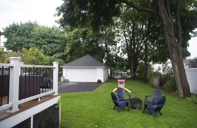 3-bdrm home, walking distance to everything!