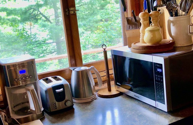 3- Schlafzimmer Lakeside Log Cottage - Gooderham See, Haliburton