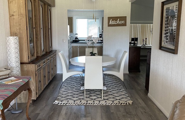 3 bdrms, 2 bath, Family House w Community Pool/Jaq
