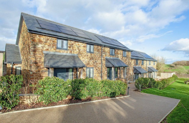 3 bedroom accommodation in Down Thomas near Plymouth