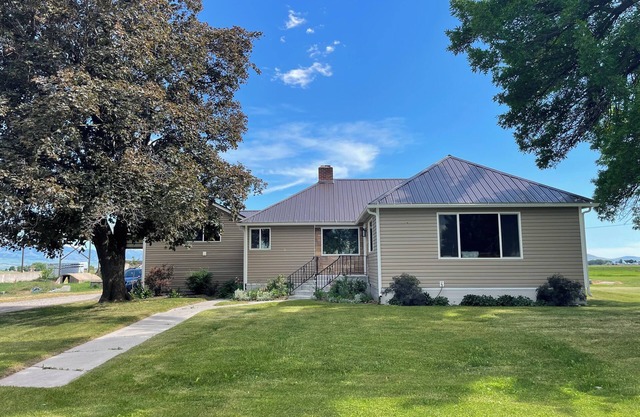 3 Bed 1 Bath house with home gym