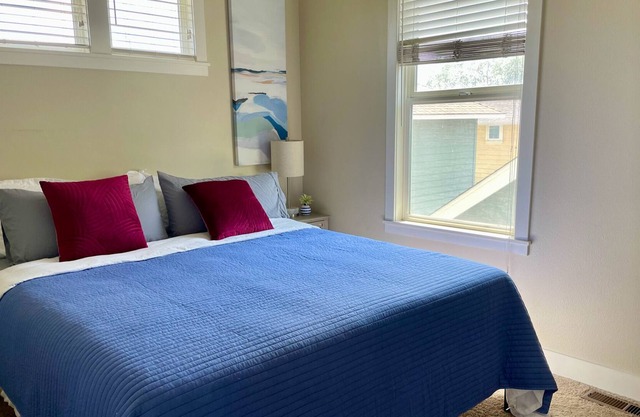 3 bed/2.5 bath Craftman Summer Getaway